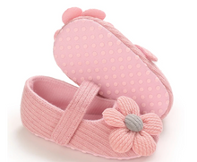 Cargar imagen en el visor de la galería, Zapato Con Flor, Bebe, Mod. A.