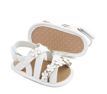 Cargar imagen en el visor de la galería, Zapato tipo Sandalia Con Flores, Bebe, Mod. E.
