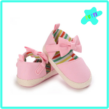 Cargar imagen en el visor de la galería, Zapato tipo Sandalia Con Moño, Bebe, Mod. B.