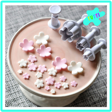 Cargar imagen en el visor de la galería, Cortador Fondant Flores, Decoración.