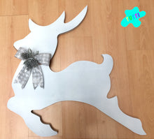 Cargar imagen en el visor de la galería, Venado, Reno Pintado, MDF.