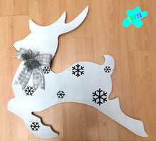 Cargar imagen en el visor de la galería, Venado, Reno Pintado y Personalizado, MDF.