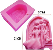 Cargar imagen en el visor de la galería, Molde Silicon Boda Novios Capilla.
